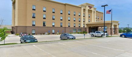 Hampton Inn Ottumwa Exterior