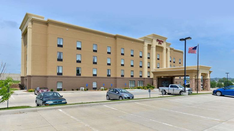 <b>Hampton Inn Ottumwa Exterior</b>. Images powered by <a href="https://iceportal.shijigroup.com/" title="IcePortal" target="_blank">IcePortal</a>.