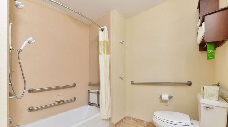 Hampton Inn Ottumwa Room