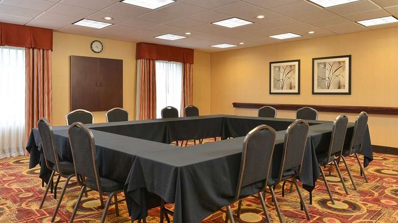 <b>Hampton Inn Ottumwa Meeting</b>. Images powered by <a href="https://iceportal.shijigroup.com/" title="IcePortal" target="_blank">IcePortal</a>.