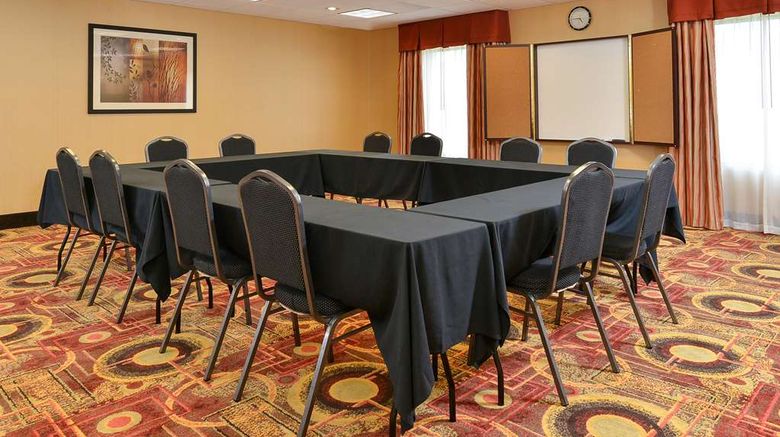 <b>Hampton Inn Ottumwa Meeting</b>. Images powered by <a href="https://iceportal.shijigroup.com/" title="IcePortal" target="_blank">IcePortal</a>.