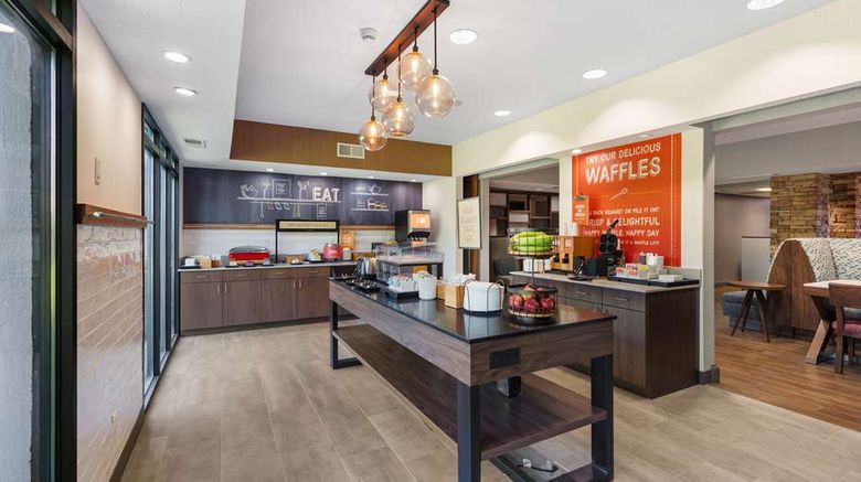 <b>Hampton Inn Ottawa Restaurant</b>. Images powered by <a href="https://iceportal.shijigroup.com/" title="IcePortal" target="_blank">IcePortal</a>.