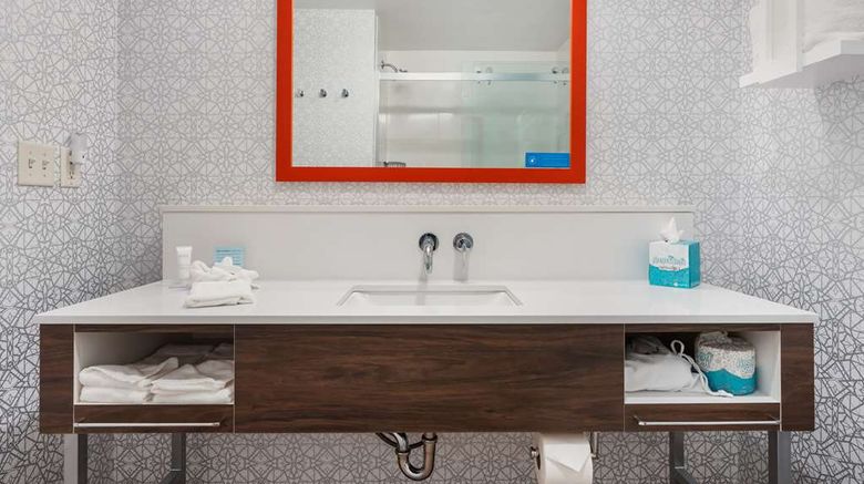 <b>Hampton Inn Ottawa Room</b>. Images powered by <a href="https://iceportal.shijigroup.com/" title="IcePortal" target="_blank">IcePortal</a>.