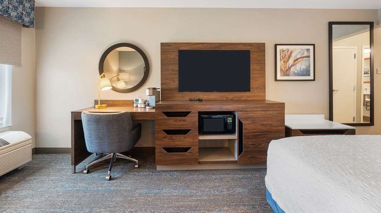 <b>Hampton Inn Ottawa Room</b>. Images powered by <a href="https://iceportal.shijigroup.com/" title="IcePortal" target="_blank">IcePortal</a>.
