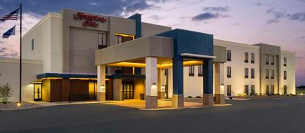 Hampton Inn Ottawa Exterior