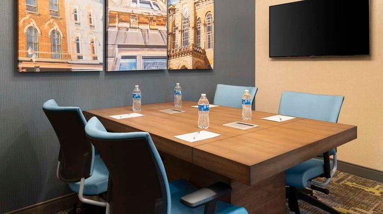 <b>Hampton Inn Ottawa Meeting</b>. Images powered by <a href="https://iceportal.shijigroup.com/" title="IcePortal" target="_blank">IcePortal</a>.