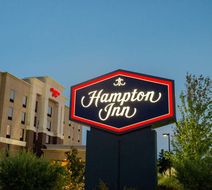 Hampton Inn Oxford/Conference Center Exterior