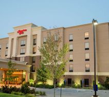 Hampton Inn Oxford/Conference Center Exterior