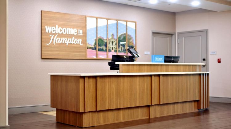 Hampton Inn Oxford/Conference Center Lobby