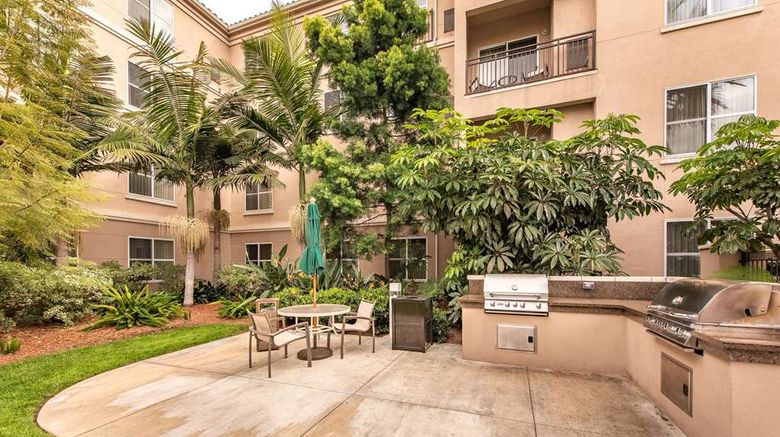 <b>Homewood Suites by Hilton Oxnard Exterior</b>. Images powered by <a href="https://iceportal.shijigroup.com/" title="IcePortal" target="_blank">IcePortal</a>.