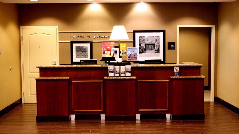 <b>Hampton Inn & Suites Paducah Lobby</b>. Images powered by <a href="https://iceportal.shijigroup.com/" title="IcePortal" target="_blank">IcePortal</a>.