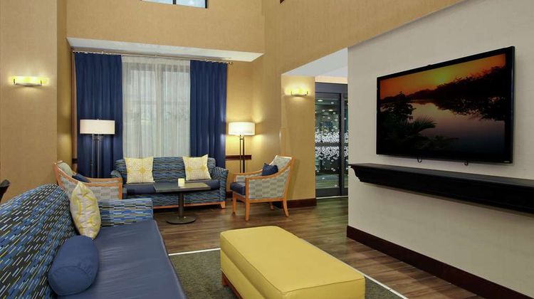 Hampton Inn & Suites Murray Lobby