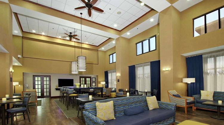 Hampton Inn & Suites Murray Lobby