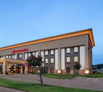 Hampton Inn Paris Exterior