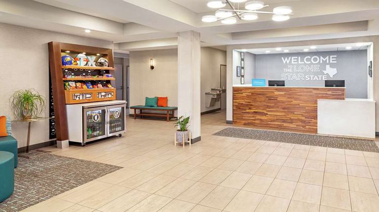 Hampton Inn Paris Lobby