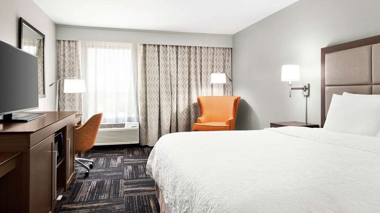 <b>Hampton Inn Paris Room</b>. Images powered by <a href="https://iceportal.shijigroup.com/" title="IcePortal" target="_blank">IcePortal</a>.
