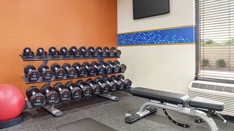 <b>Hampton Inn Paris Health</b>. Images powered by <a href="https://iceportal.shijigroup.com/" title="IcePortal" target="_blank">IcePortal</a>.
