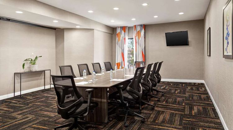 Hampton Inn Paris Meeting