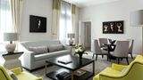<b>Hilton Paris Opera Room</b>. Images powered by <a href="https://iceportal.shijigroup.com/" title="IcePortal" target="_blank">IcePortal</a>.