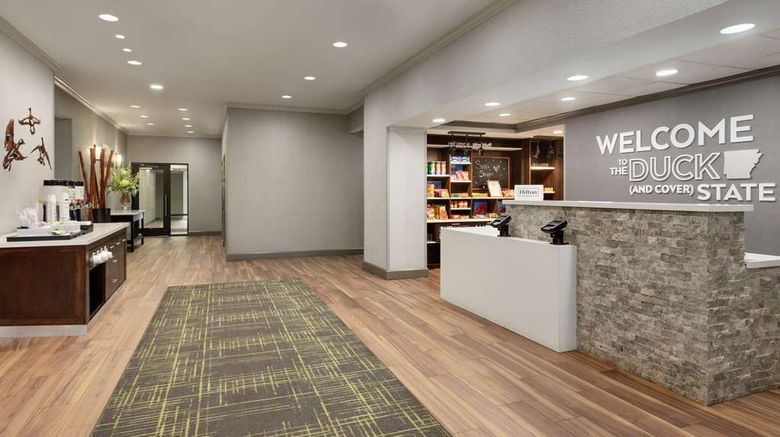 <b>Hampton Inn & Suites Pine Bluff Lobby</b>. Images powered by <a href="https://iceportal.shijigroup.com/" title="IcePortal" target="_blank">IcePortal</a>.
