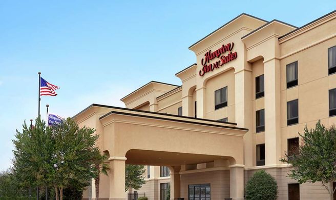 Hampton Inn & Suites Pine Bluff Exterior