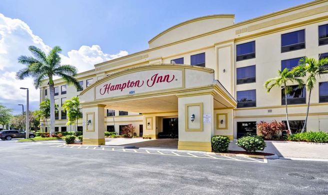 Hampton Inn Palm Beach Gardens Exterior