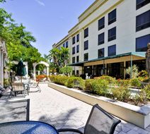Hampton Inn Palm Beach Gardens Exterior