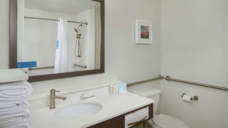 <b>Hampton Inn Jupiter-Juno Beach Room</b>. Images powered by <a href="https://iceportal.shijigroup.com/" title="IcePortal" target="_blank">IcePortal</a>.