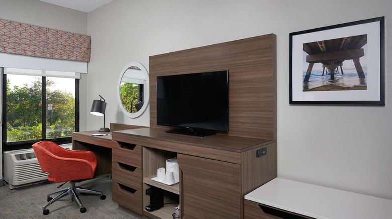<b>Hampton Inn Jupiter-Juno Beach Room</b>. Images powered by <a href="https://iceportal.shijigroup.com/" title="IcePortal" target="_blank">IcePortal</a>.