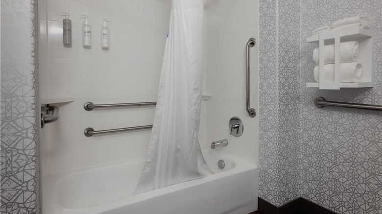 <b>Hampton Inn & Suites Palmdale Room</b>. Images powered by <a href="https://iceportal.shijigroup.com/" title="IcePortal" target="_blank">IcePortal</a>.