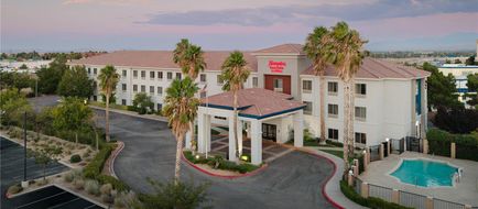 Hampton Inn & Suites Palmdale Exterior