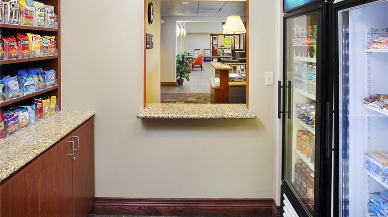 <b>Hampton Inn & Suites Lancaster Restaurant</b>. Images powered by <a href="https://iceportal.shijigroup.com/" title="IcePortal" target="_blank">IcePortal</a>.