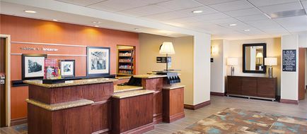 Hampton Inn & Suites Lancaster Lobby