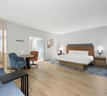 Hampton Inn & Suites Lancaster Room