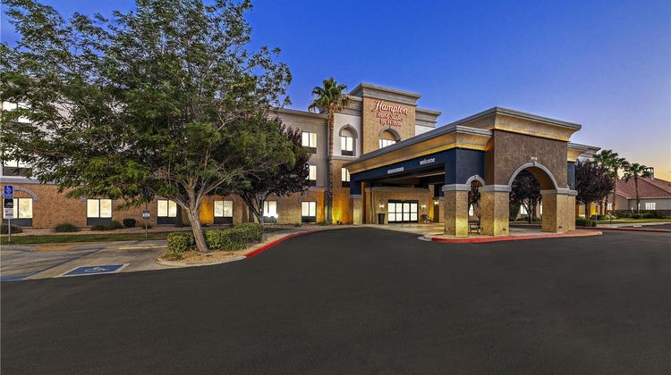 Hampton Inn & Suites Lancaster Exterior