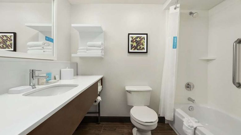 <b>Hampton Inn Portland Airport Room</b>. Images powered by <a href="https://iceportal.shijigroup.com/" title="IcePortal" target="_blank">IcePortal</a>.