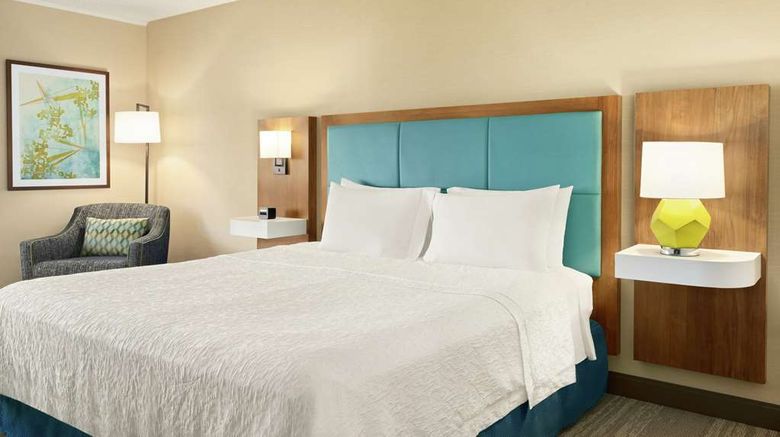 <b>Hampton Inn Portland Airport Room</b>. Images powered by <a href="https://iceportal.shijigroup.com/" title="IcePortal" target="_blank">IcePortal</a>.