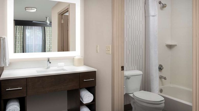 <b>Homewood Suites Beaverton Room</b>. Images powered by <a href="https://iceportal.shijigroup.com/" title="IcePortal" target="_blank">IcePortal</a>.