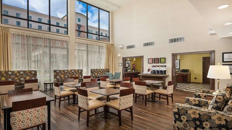 Hampton Inn & Stes Portland/Evergreen Pk Lobby