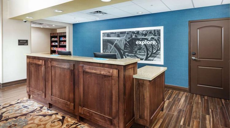 Hampton Inn & Stes Portland/Evergreen Pk Lobby