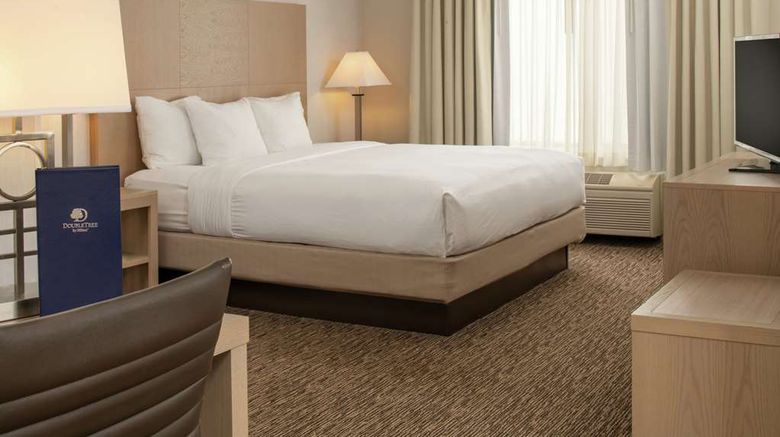 <b>DoubleTree Portland - Tigard Room</b>. Images powered by <a href="https://iceportal.shijigroup.com/" title="IcePortal" target="_blank">IcePortal</a>.