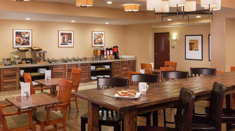<b>DoubleTree Portland - Tigard Restaurant</b>. Images powered by <a href="https://iceportal.shijigroup.com/" title="IcePortal" target="_blank">IcePortal</a>.