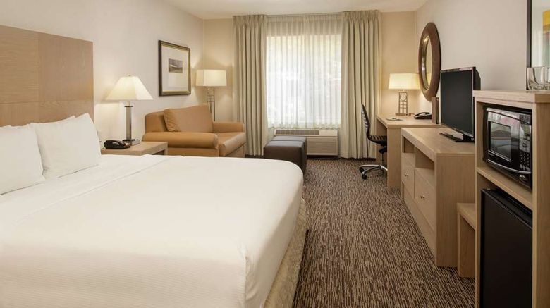 <b>DoubleTree Portland - Tigard Room</b>. Images powered by <a href="https://iceportal.shijigroup.com/" title="IcePortal" target="_blank">IcePortal</a>.