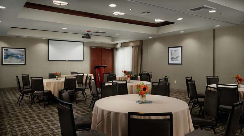<b>Hampton Suites Portland/Vancouver Meeting</b>. Images powered by <a href="https://iceportal.shijigroup.com/" title="IcePortal" target="_blank">IcePortal</a>.