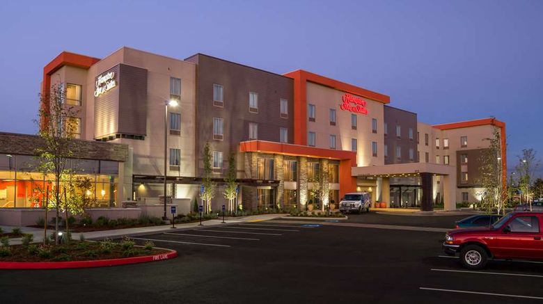 <b>Hampton Suites Portland/Vancouver Exterior</b>. Images powered by <a href="https://iceportal.shijigroup.com/" title="IcePortal" target="_blank">IcePortal</a>.