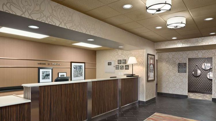 Hampton Inn Pell City Lobby