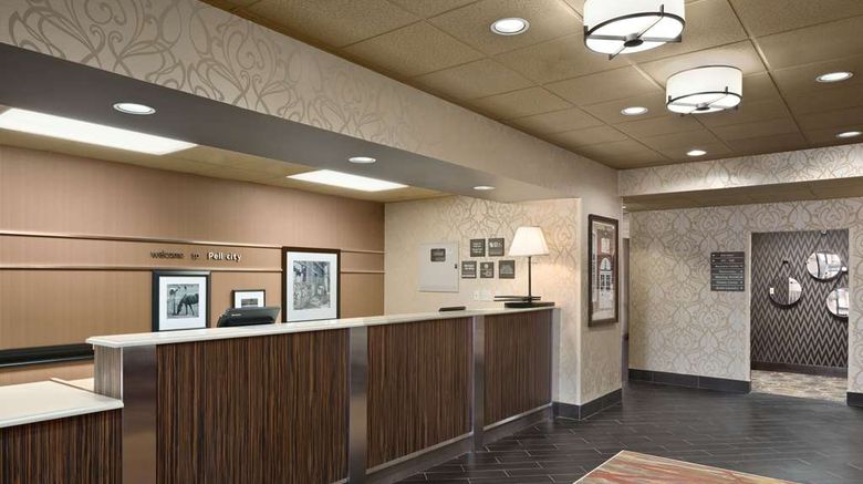 <b>Hampton Inn Pell City Lobby</b>. Images powered by <a href="https://iceportal.shijigroup.com/" title="IcePortal" target="_blank">IcePortal</a>.