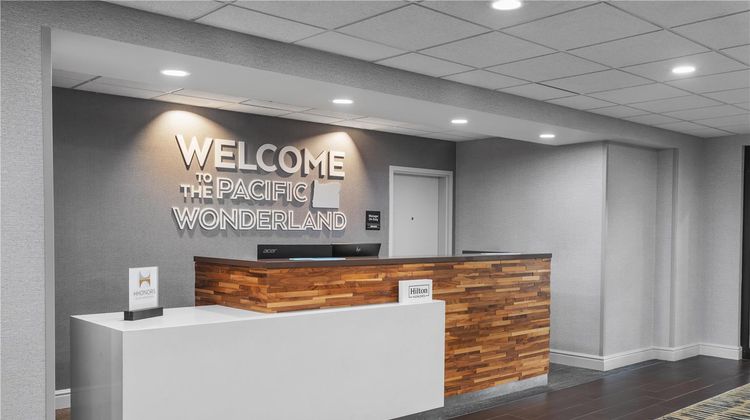 Hampton Inn Pendleton Lobby