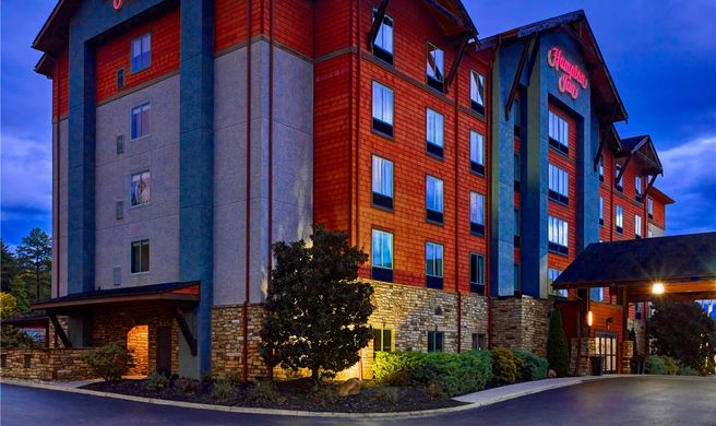 Hampton Inn Pigeon Forge Exterior