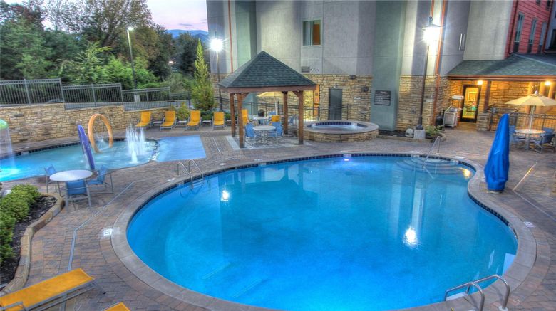 <b>Hampton Inn Pigeon Forge Pool</b>. Images powered by <a href="https://iceportal.shijigroup.com/" title="IcePortal" target="_blank">IcePortal</a>.